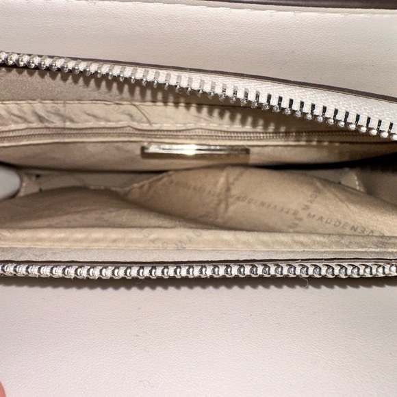 Steve Madden Evelyn Off White Mini Tote - Picture 3 of 4